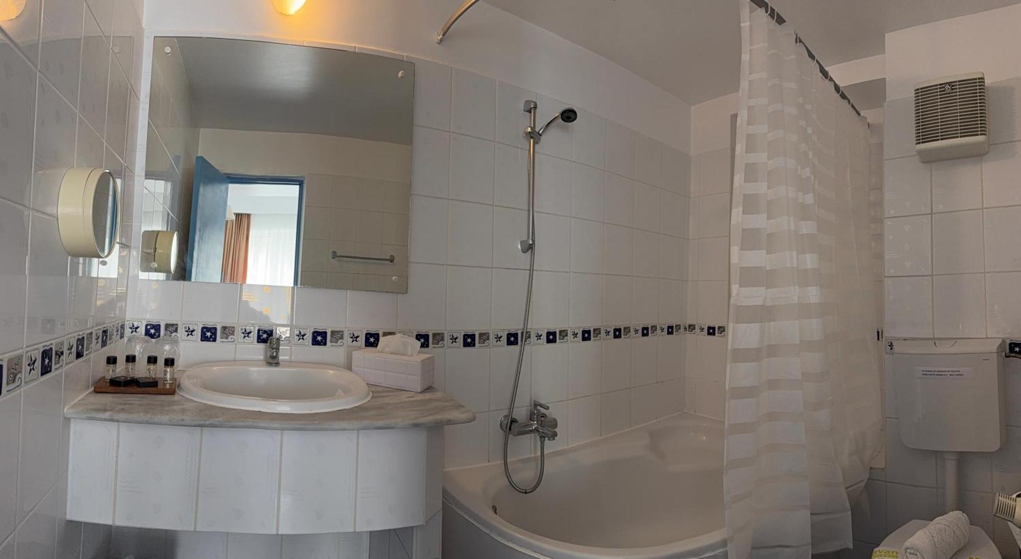 Briza Boutique Hotel Mamaia Exterior photo